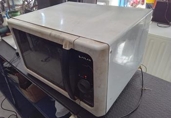 Horno Marca Atlas Litros 44 Modelo Practico Usado Con Desgaste Acc Con Una Parrilla
