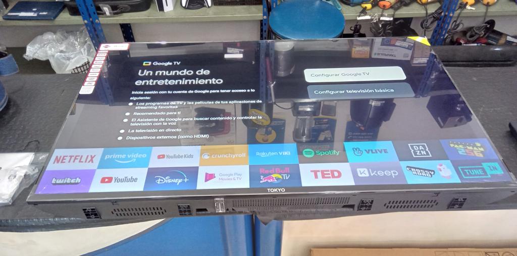 Televisor Led Smart De 43 '' Marca Tokyo Modelo Tvtokff43gtv Con Control Nuevo Sin Uso Acc Patita Soporte Para Pared Caja