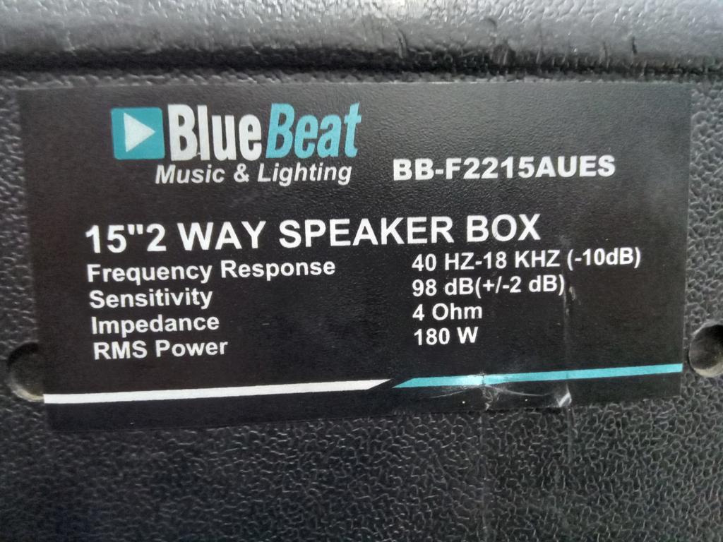 Caja Con Parlante Para Discoteca Marca Blue Beat Modelo Bbf2215aues Usado En Buen Estado Con No Tiene De 15 '' Acc Cable Power