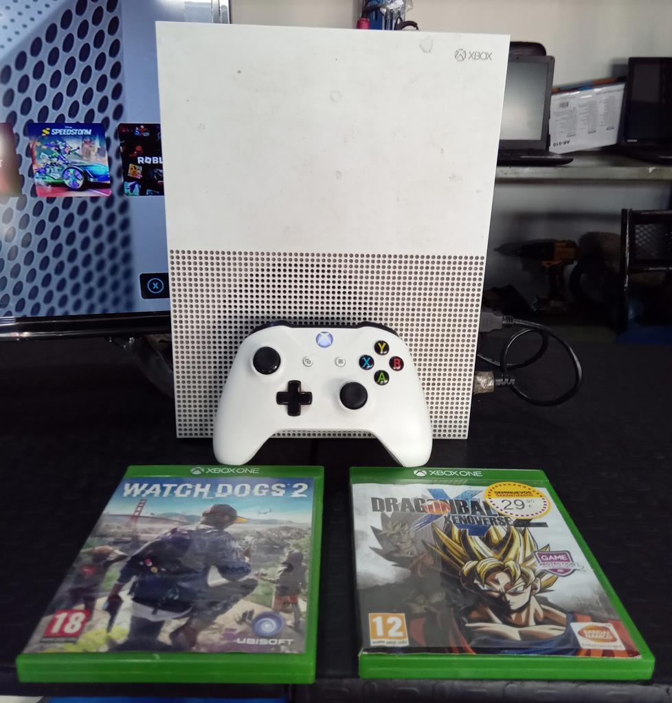 Juego Electronico Xbox Marca Xbox Modelo One S Usado En Buen Estado Con 1 Control Acc Cable PowerSin Cable Cargador Ni Cable Hdmi