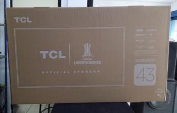 Televisor Led Smart De 43 '' Marca Tcl Modelo 43s5400a Con Control Nuevo Sin Uso Acc Patitas Con TornillosManual