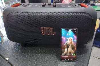 Speaker Potencia Watts 80 Marca Jbl Sin Control Modelo Party Box Essential Usado En Buen Estado Con Caja Acc ColganteMicrofonoManual