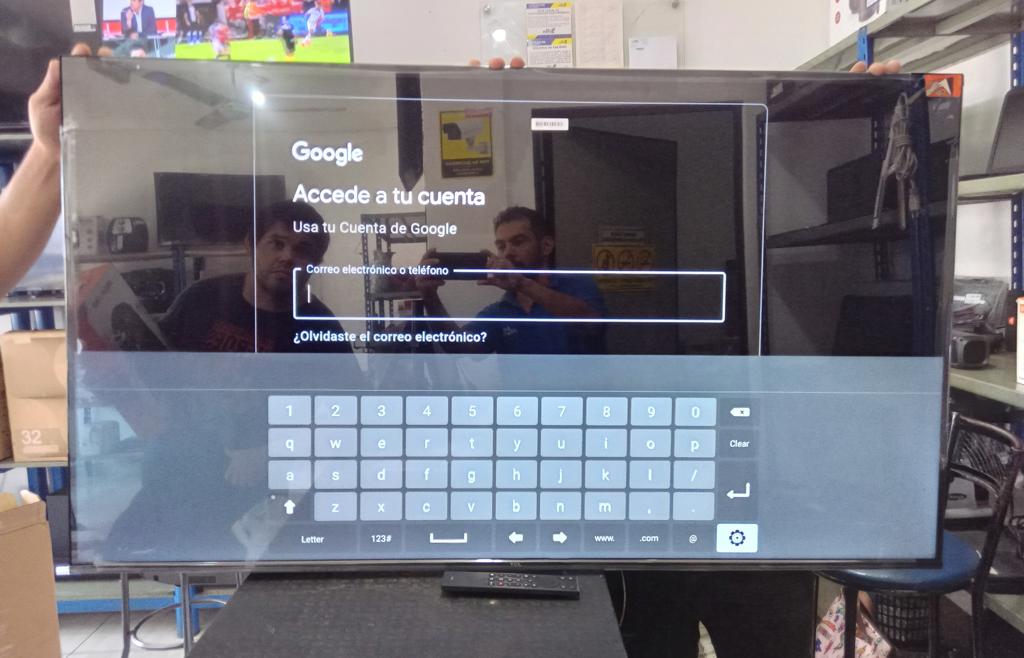 Televisor Led Smart De 55 '' Marca Tlc Modelo 55p6k Con Control Nuevo Sin Uso Acc CajaDos PatitasCntrol