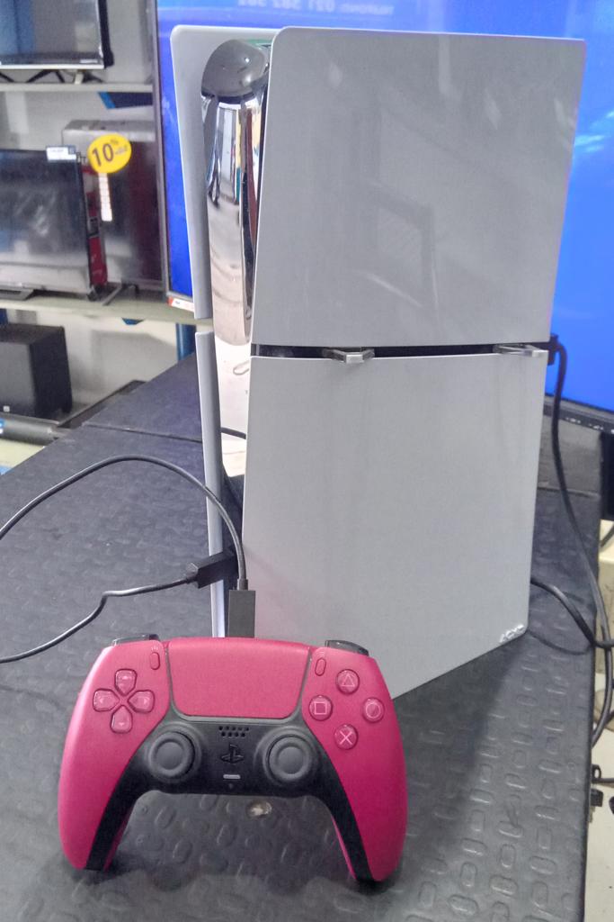 Juego Electronico Ps5 Marca Sony Modelo Cfi-2015 Disco Duro 1.000 Gb Con Control Sin Caja Usado En Buen Estado Acc Cable Cargador Cable Hdmi