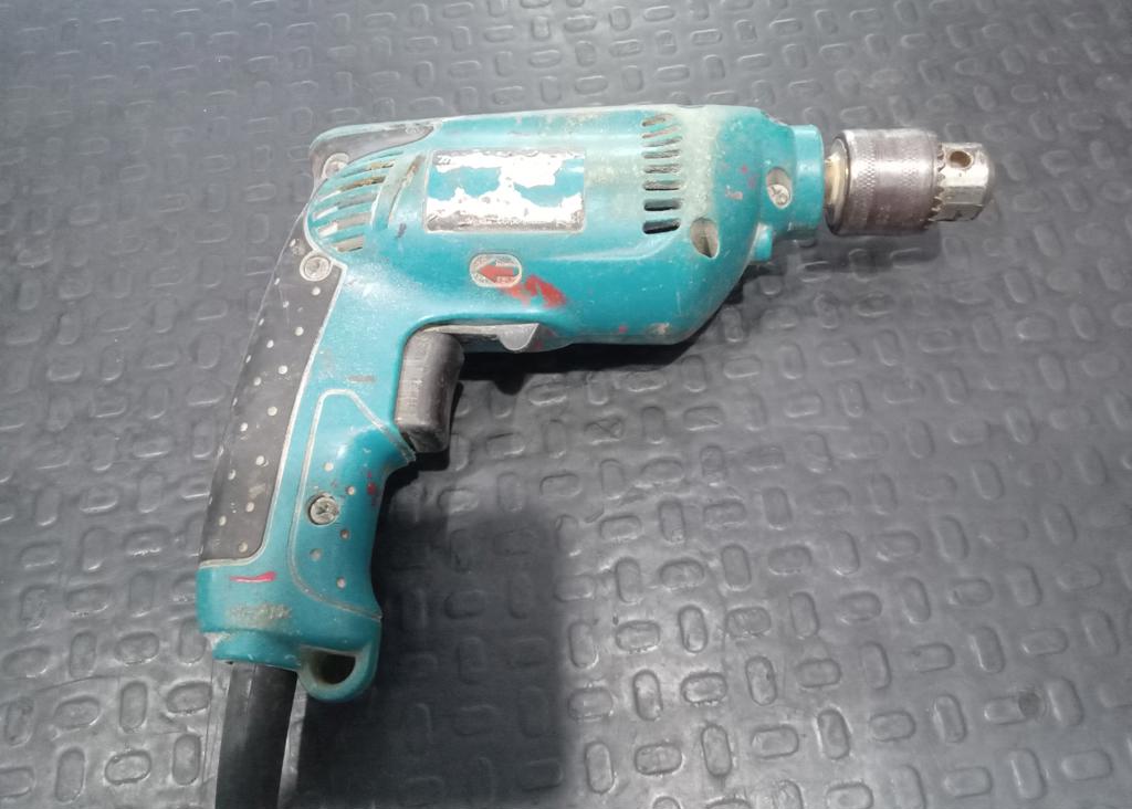 Taladro Marca Makita Modelo No Tiene Usado Con Desgaste Acc Taladro De 10mm
