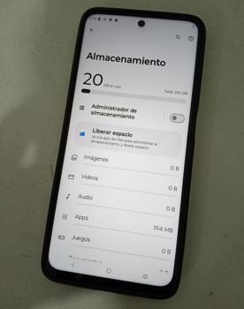 Celular Marca Motorola Modelo Moto G17 Memoria Ram 4 Gb Almacenamiento Interno 256 Gb Acc Con Silicona
