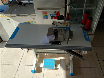 Maquina De Coser Industrial Tipo Overlook Marca Jack De 5 Hilos Modelo E3 Usado En Buen Estado Acc Con Porta Hilo3 Hilos