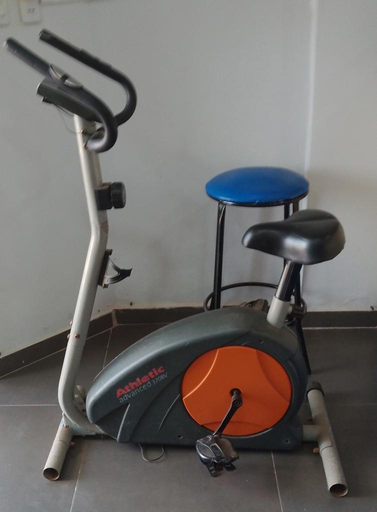 Bicicletas Estatica Marca Athletic Modelo Advanced 370bv Usado Con Desgaste Acc MonitorAciento
