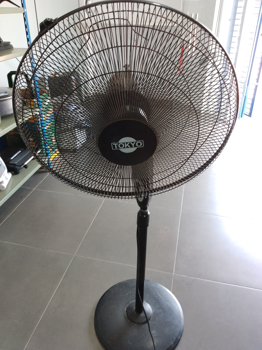 Ventilador 3 Velocidades Marca Tokyo Modelo Vetofd50-11dan-N Usado En Buen Estado Acc Con Base