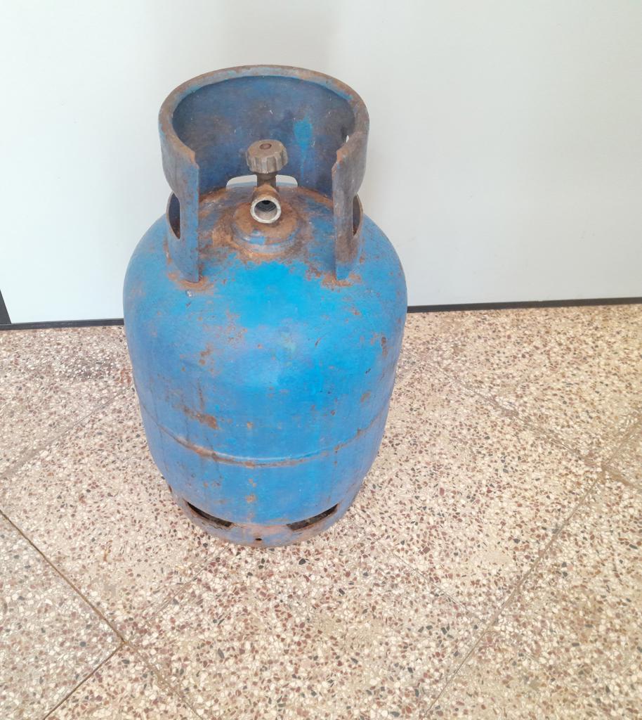 Foto 2 de Garrafa Cap 10 Kg. Marca Petrobras Gas Usado En Buen Estado Color Azul Acc No Tiene