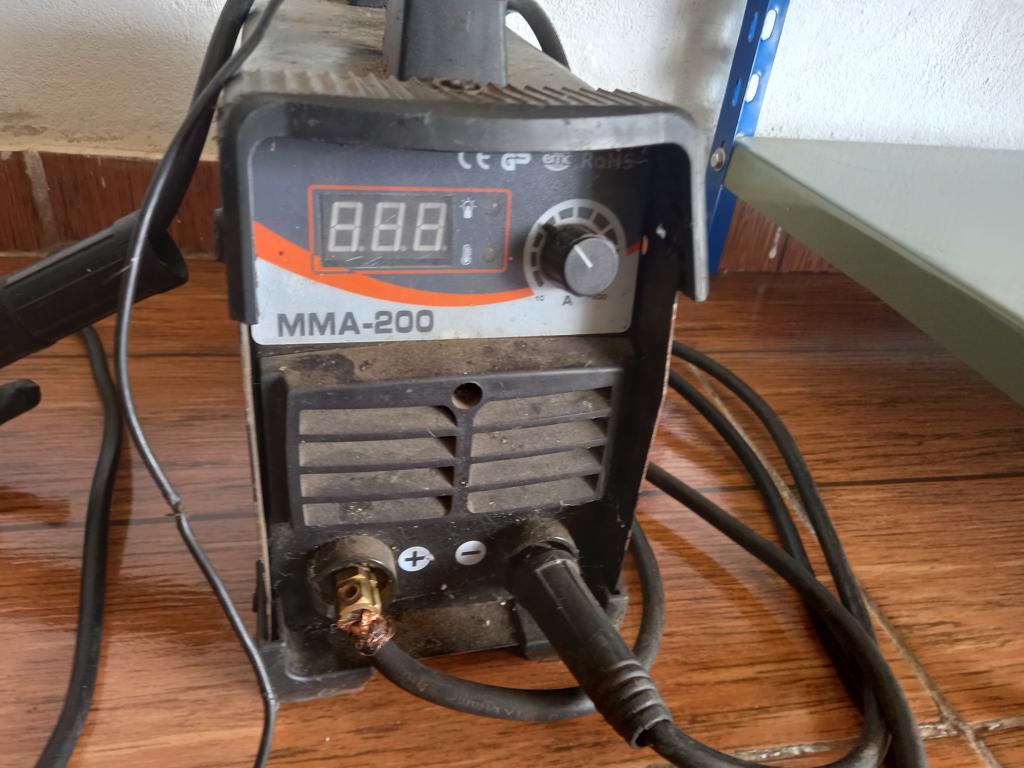 Soldador Marca Vcp Modelo Mma-200 Usado En Buen Estado Acc Pinza Positivo Negativo