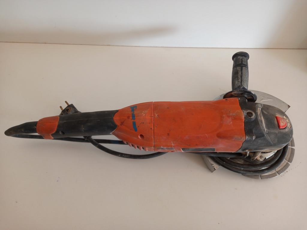 Foto 3 de Pulidora Marca Daewoo Modelo Daad230l Tamaño Grande Usado En Buen Estado Acc Con ProtectorDisco Manija