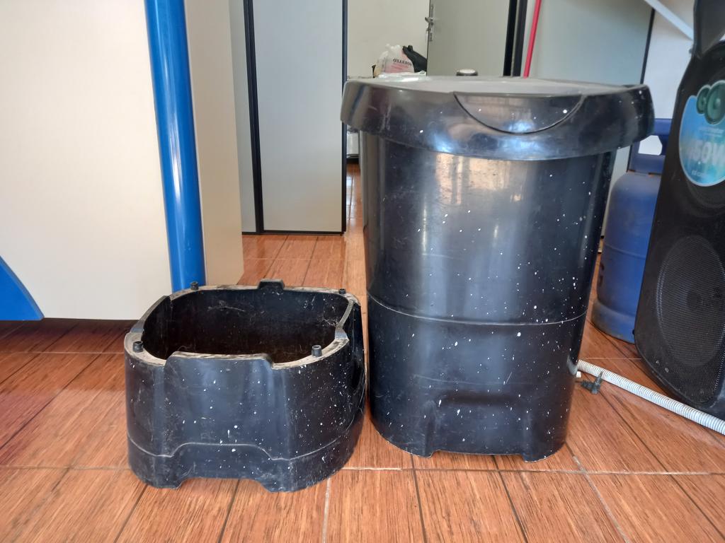 Lavarropas Cap 6 Kg. Marca Wankee Modelo Lis Usado En Buen Estado Acc Con Maguera De Carga Y Desagüe Y Base