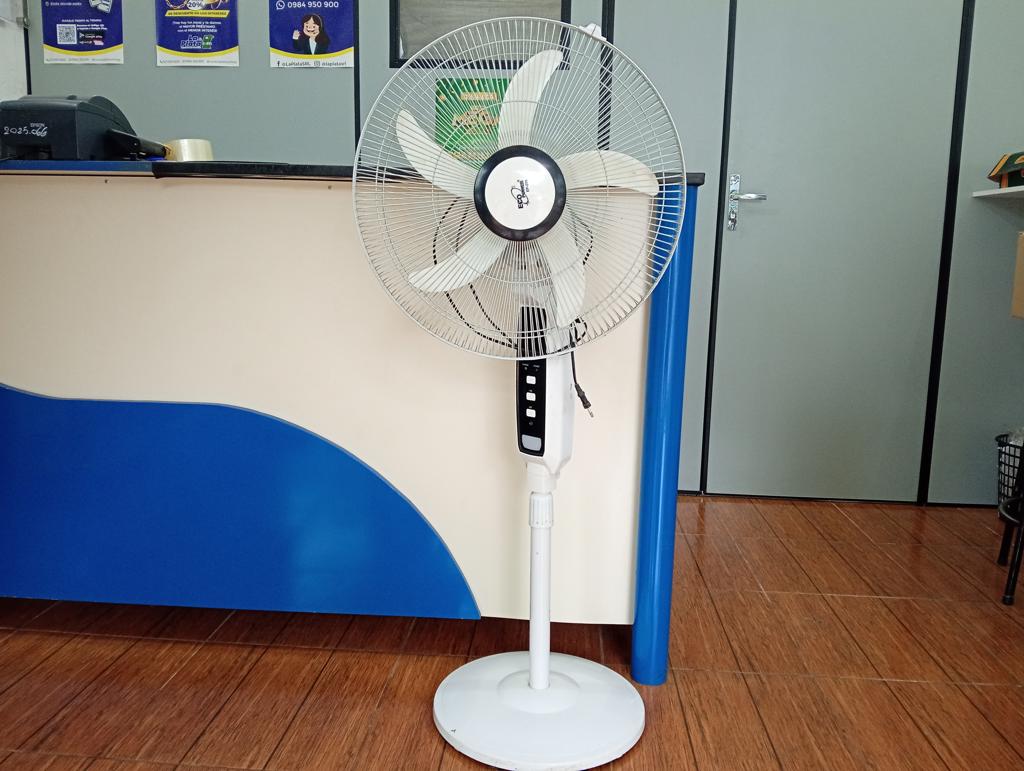 Ventilador 3 Velocidades Marca Ecopower Modelo Ep-205 Usado En Buen Estado Acc Cable Corriente