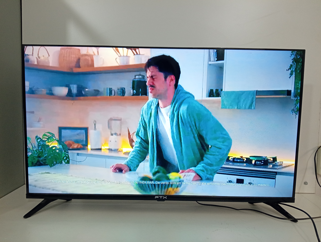 Televisor Led Smart De 42 '' Marca Ftx Modelo Ftx42fhdv1 Con Control Usado En Buen Estado Acc Con ControlAntena