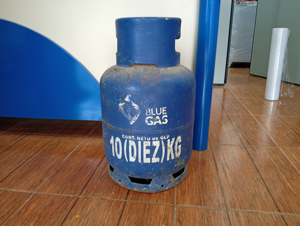 Garrafa Cap 10 Kg. Marca Blue Gas Usado En Buen Estado Color Azul Acc No Tiene