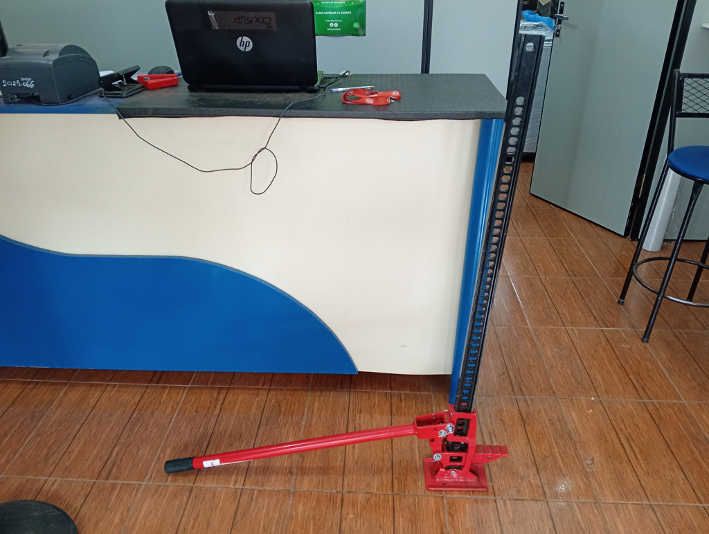 Gato Hidraulico Marca Work Tools Modelo Usado En Buen Estado Acc No Tiene