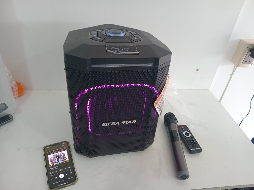 Caja De Sonido Amplificada Marca Megastar Modelo Hyj802bt Con Control Usado En Buen Estado Acc Micrófono
