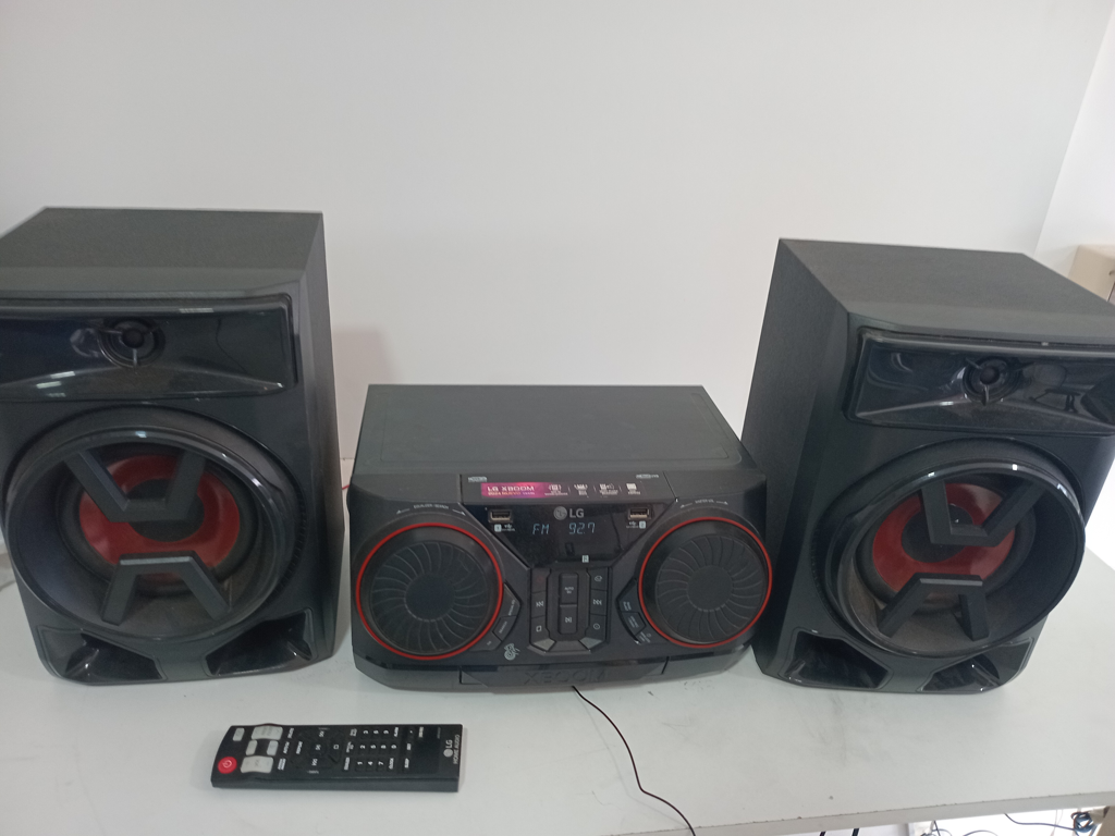Mini Componente Marca Lg Con Control Modelo Ck43n Usado En Buen Estado Con No Tiene Acc No Tiene