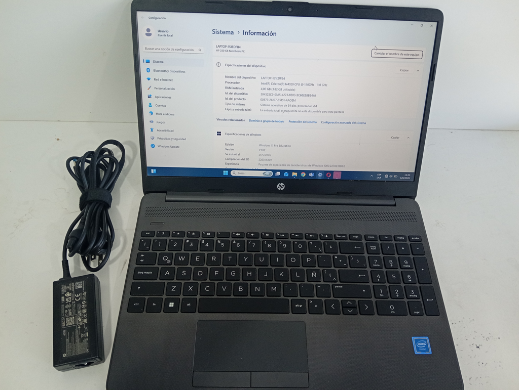 Notebook Marca Hp Modelo Rtl8822ce Procesador Celeron N4040 Memoria Ram 4 Gb Disco Duro 237 Gb Generacion No Tiene Acc Cargador