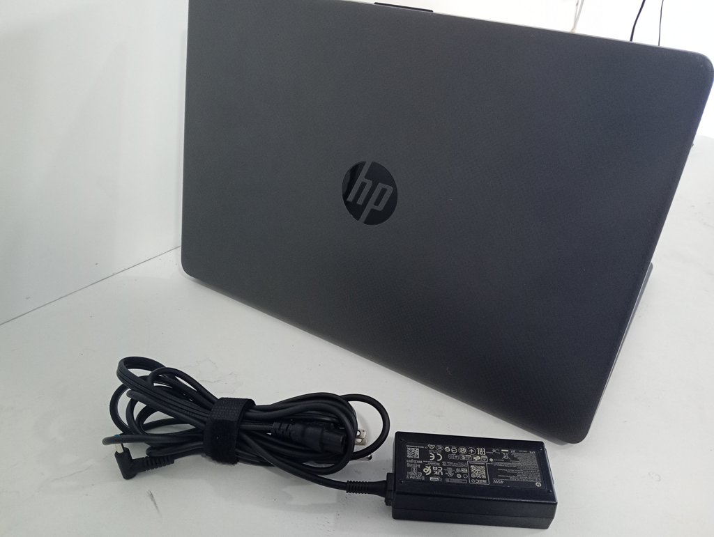 Foto 3 de Notebook Marca Hp Modelo Rtl8822ce Procesador Celeron N4040 Memoria Ram 4 Gb Disco Duro 237 Gb Generacion No Tiene Acc Cargador