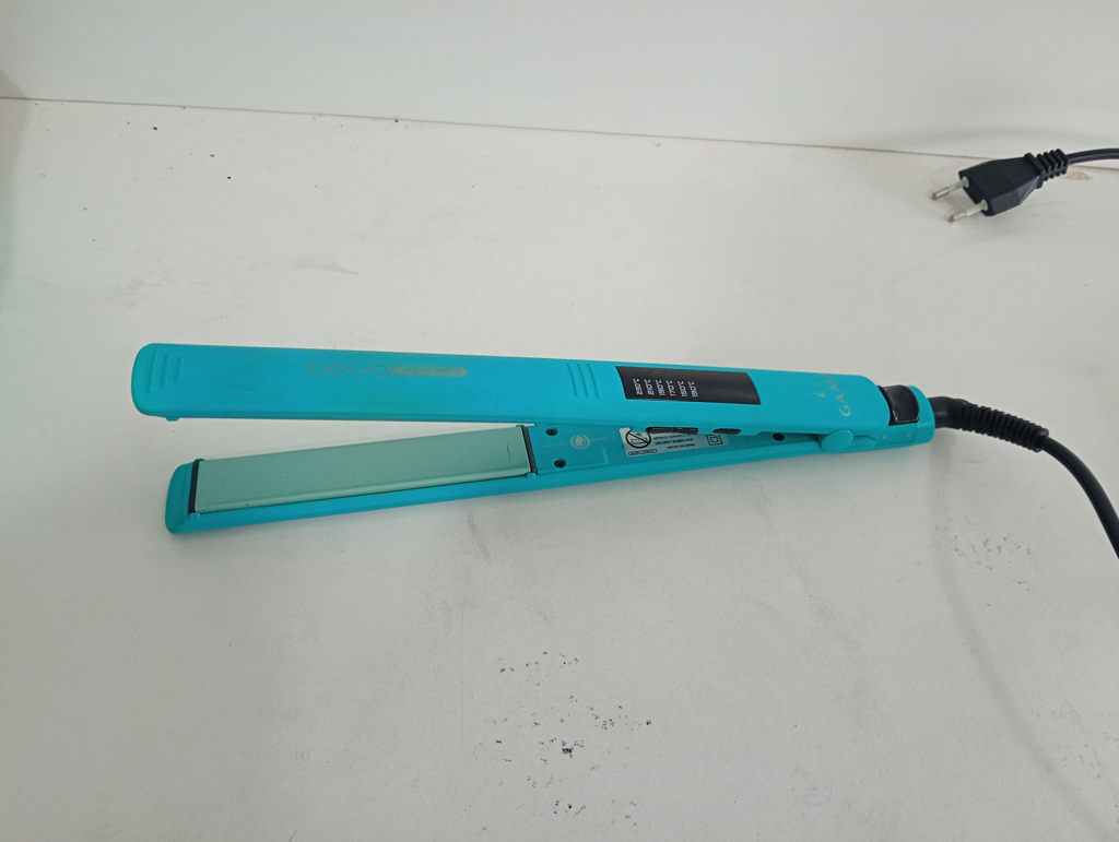 Planchita Para Cabello Marca Gama Modelo Elegance Led Aqua Therapy Usado En Buen Estado Acc No Tiene