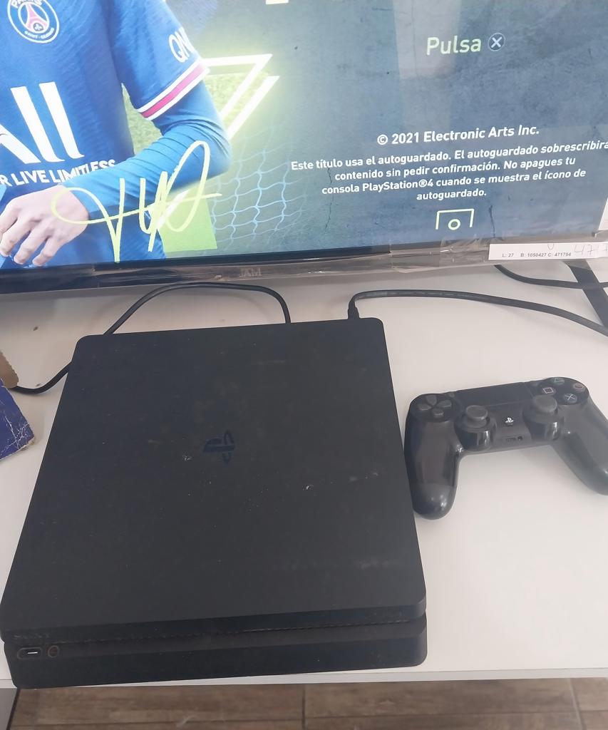 Juego Electronico Ps4 Marca Sony Modelo Jet Black Disco Duro 500 Gb Con Control Con Caja Usado Con Desgaste Acc Control Disco Juego Fifa 22