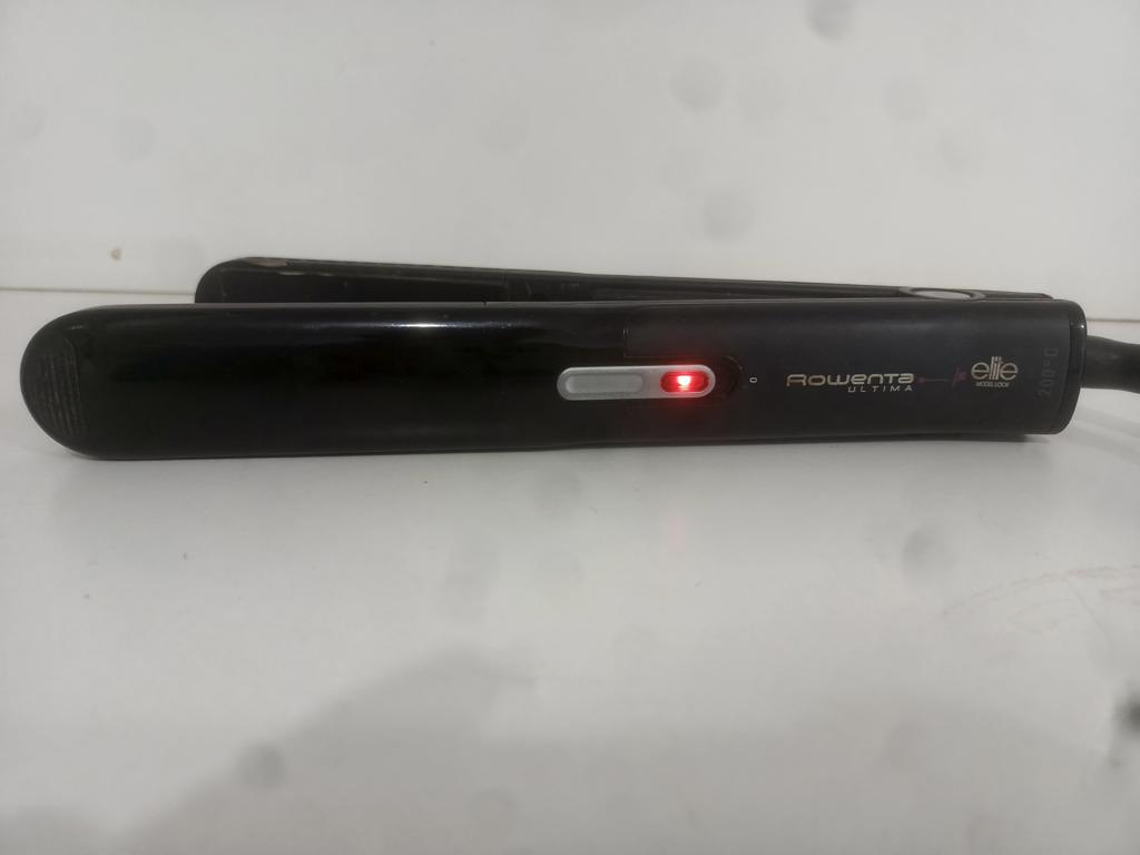 Planchita Para Cabello Marca Rowenta Modelo Cf7132 Usado Con Desgaste Acc No Tiene