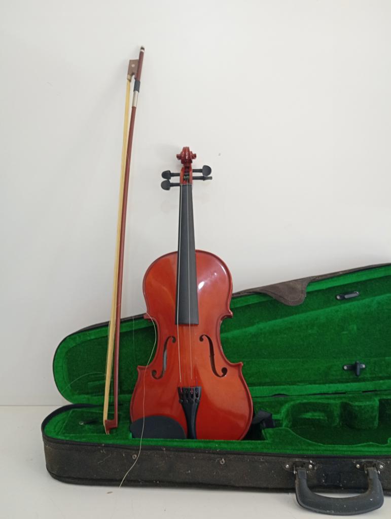 Violin Marca Freeman Modelo No Se Distingue Usado En Buen Estado Acc Estuche