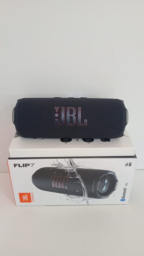 Parlante Portatil Marca Jbl Modelo Flip 7 Nuevo Sin Uso Con Llavero Acc Todos