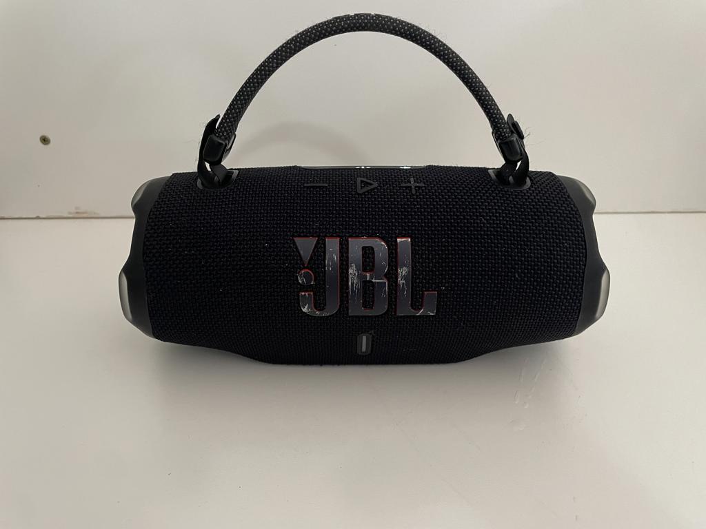 Speaker Potencia Watts No Tiene Marca Jbl Sin Control Modelo Charge 6 Usado En Buen Estado Con Caja Acc No Tiene
