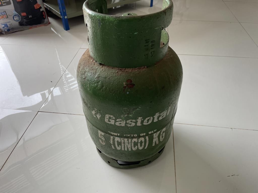 Garrafa Cap 10 Kg. Marca Gas Total Usado Con Desgaste Color Verde Acc No Tiene