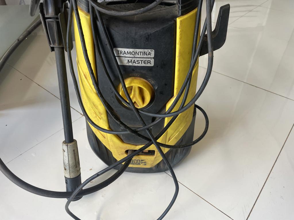 Hidro Lavadora Marca Tramontina De 1900 W Modelo Master Usado Con Desgaste Acc Pistola De PresionManguera De Conexion