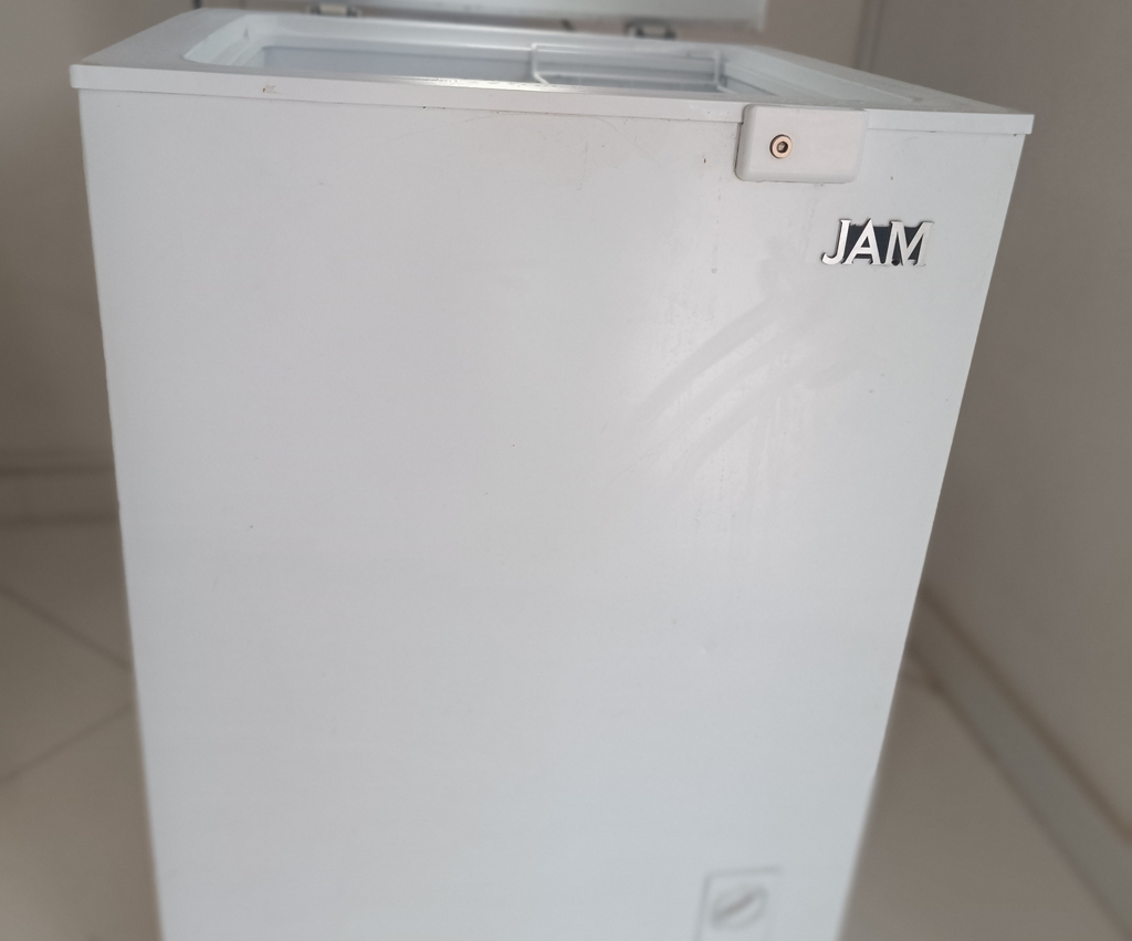 Congeladora / Frezzer Marca Jam. Litros 110 Modelo Jams-99c Usado En Buen Estado Acc Bandeja De Hierro
