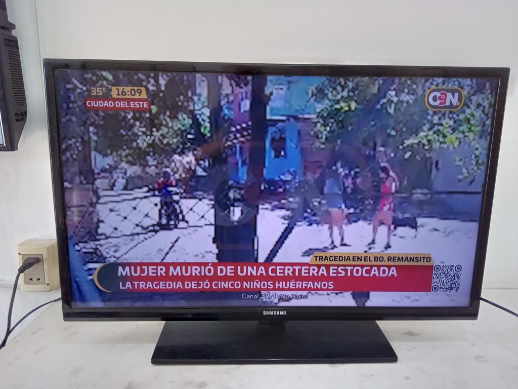 Televisor Led Convencional De 32 '' Marca Samsung Modelo Un32h4303ag Usado En Buen Estado Con Control Sin Caja Acc BaseCable Cte