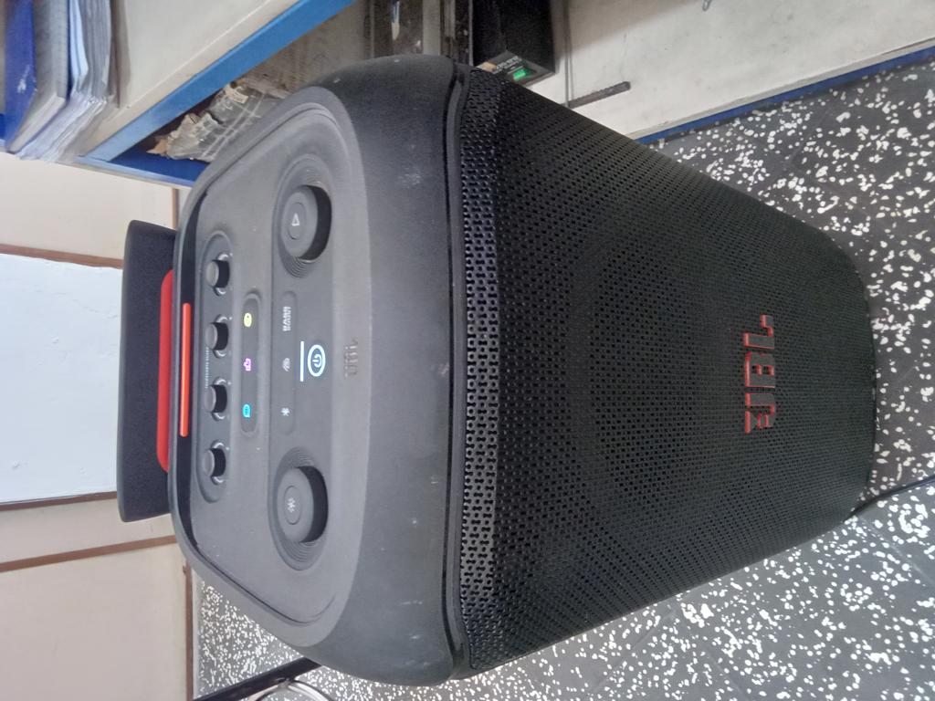 Parlante Portatil Marca Jbl Modelo Partybox Acc No Tiene