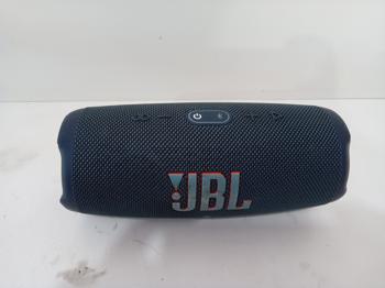 Speaker Potencia Watts No Tiene Marca Jbl Sin Control Modelo Charge 5 Usado En Buen Estado Con Caja Acc S/A