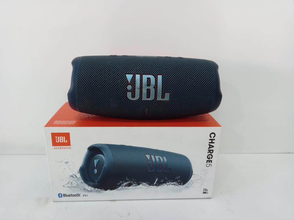 Speaker Potencia Watts No Tiene Marca Jbl Sin Control Modelo Charge 5 Usado En Buen Estado Con Caja Acc S/A