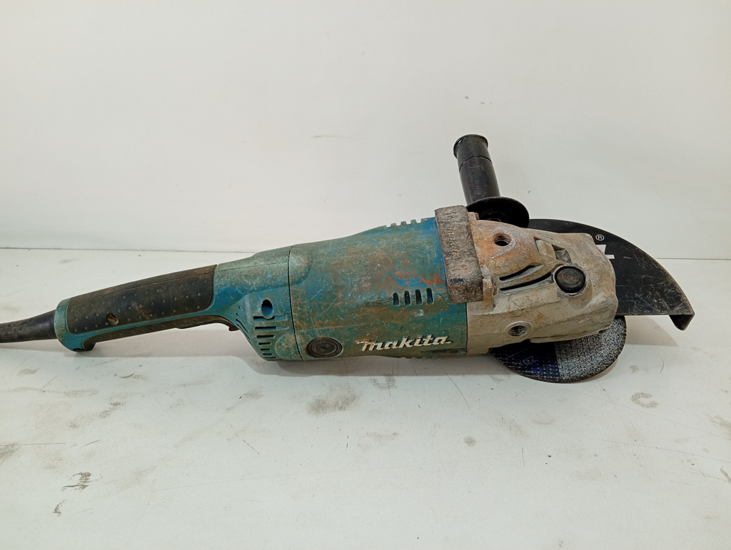 Pulidora Marca Makitta Modelo Ga9020 Tamaño Grande Usado En Buen Estado Acc MangoDiscoProtector