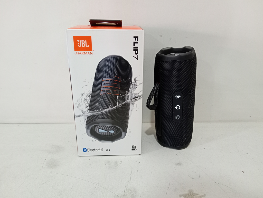 Foto 2 de Speaker Potencia Watts No Tiene Marca Jbl Sin Control Modelo Flip 7 Nuevo Sin Uso Con Caja Acc Gancho ColganteCinta