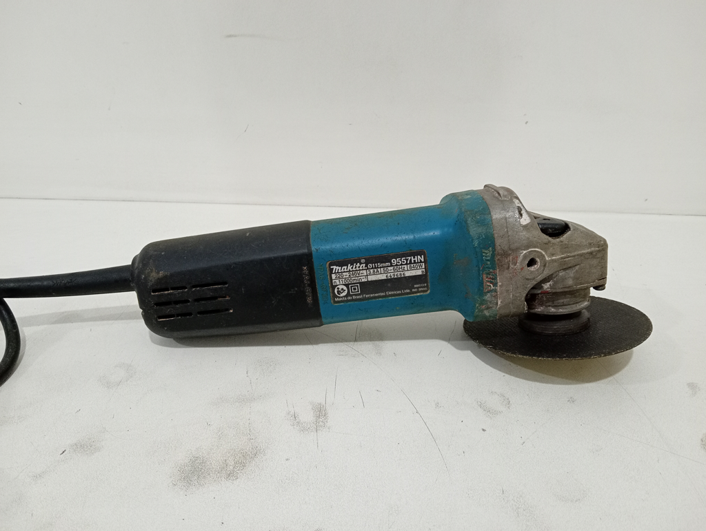 Foto 2 de Pulidora Marca Makita Modelo 9557hn Tamaño Pequeño Usado Con Desgaste Acc Disco
