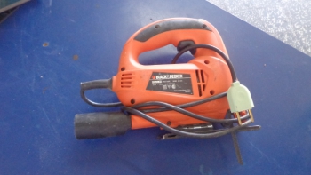 Sierra Tipo Caladora Marca Black And Decker Modelo Ks505-Ar Usado En Buen Estado Acc Con Sierra De Corte
