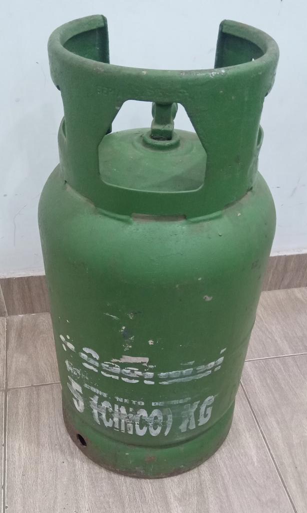 Garrafa Cap 10 Kg. Marca No Especifica Usado En Buen Estado Color Verde Acc No Tiene
