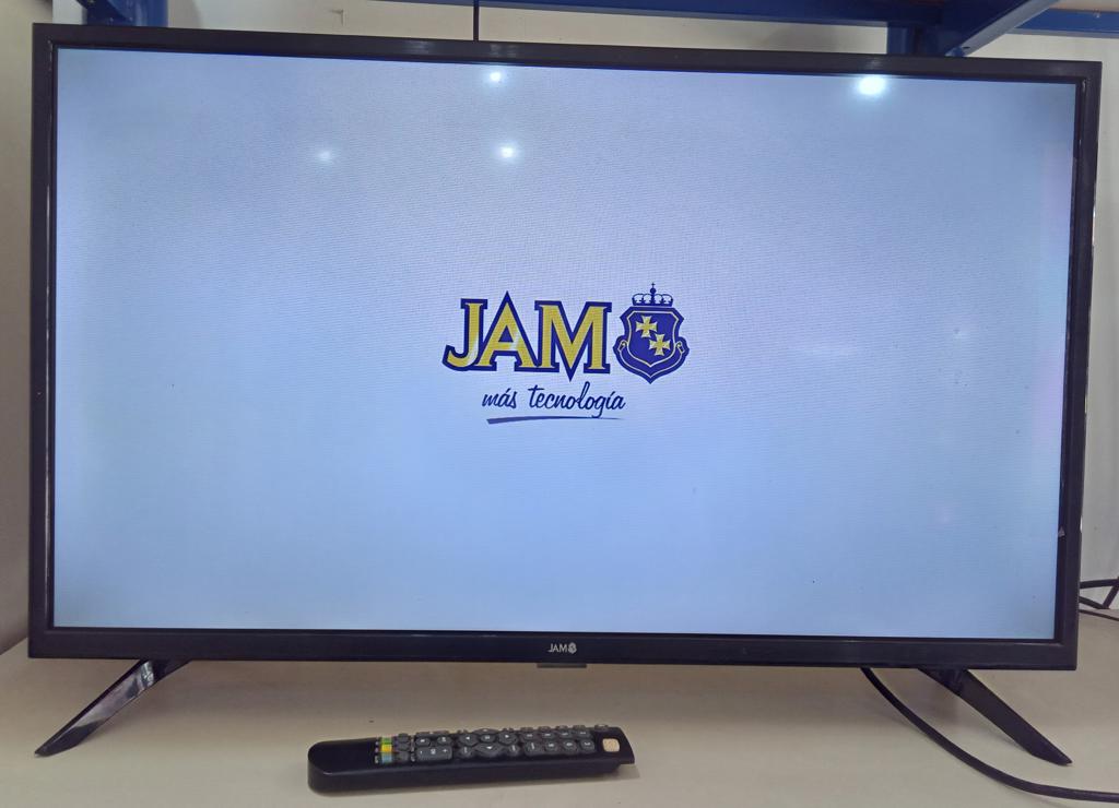 Televisor Led Convencional De 32 '' Marca Jam Modelo Ja32hd218 Usado En Buen Estado Con Control Sin Caja Acc Con Par De Patitas Y Cable Power