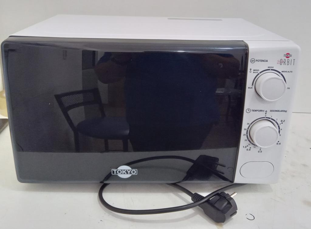 Microondas Marca Tokio Modelo Edtmtok20lo-N Usado En Buen Estado Acc Con Plato