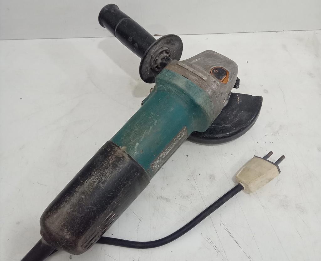 Pulidora Marca Makita Modelo 9557hn Tamaño Pequeño Usado Con Desgaste Acc ManijaProtector
