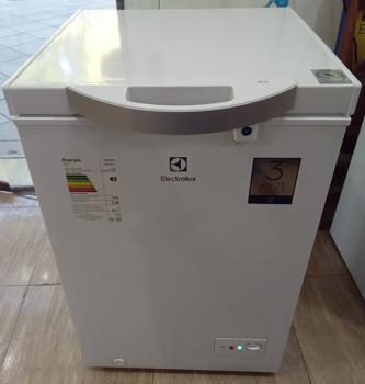 Congeladora / Frezzer Marca Electrolux Litros 100 Modelo Efcc12c5hqw Usado En Buen Estado Acc C/ Una CanastaDe Una Puerta