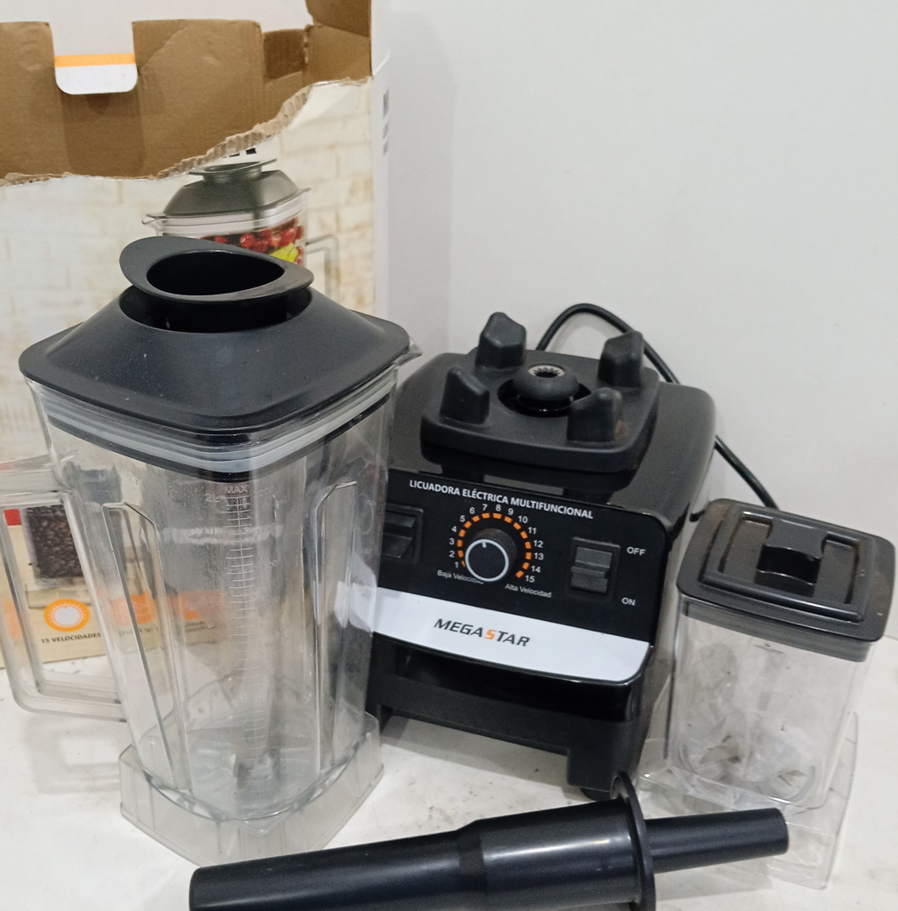 Licuadora Marca Mega Star Modelo Kc1002 Velocidades Usado En Buen Estado Acc C/ Procesador