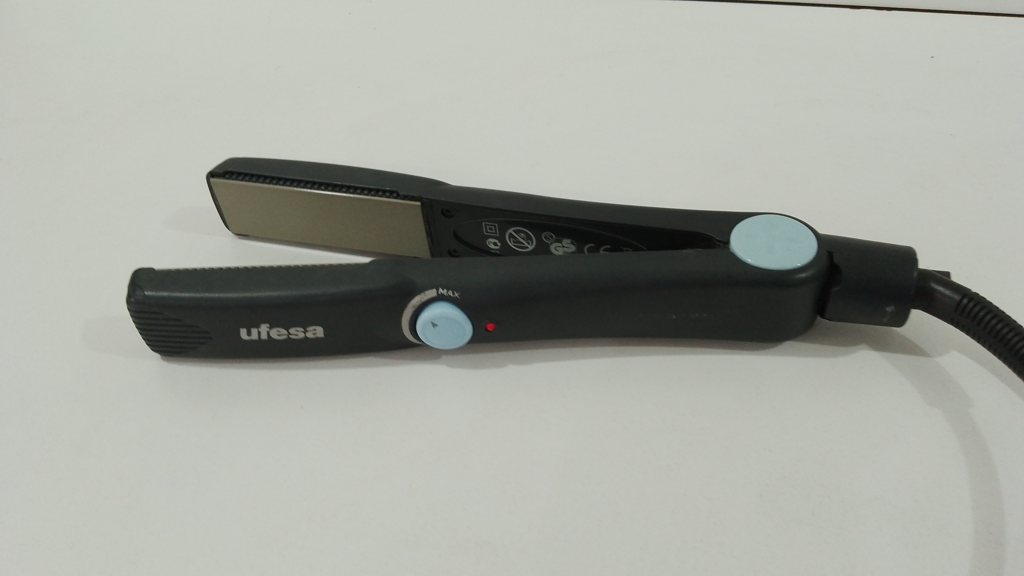 Planchita Para Cabello Marca Ufesa Modelo C_Pp05 Usado En Buen Estado Acc Con Regulador De Temperatura