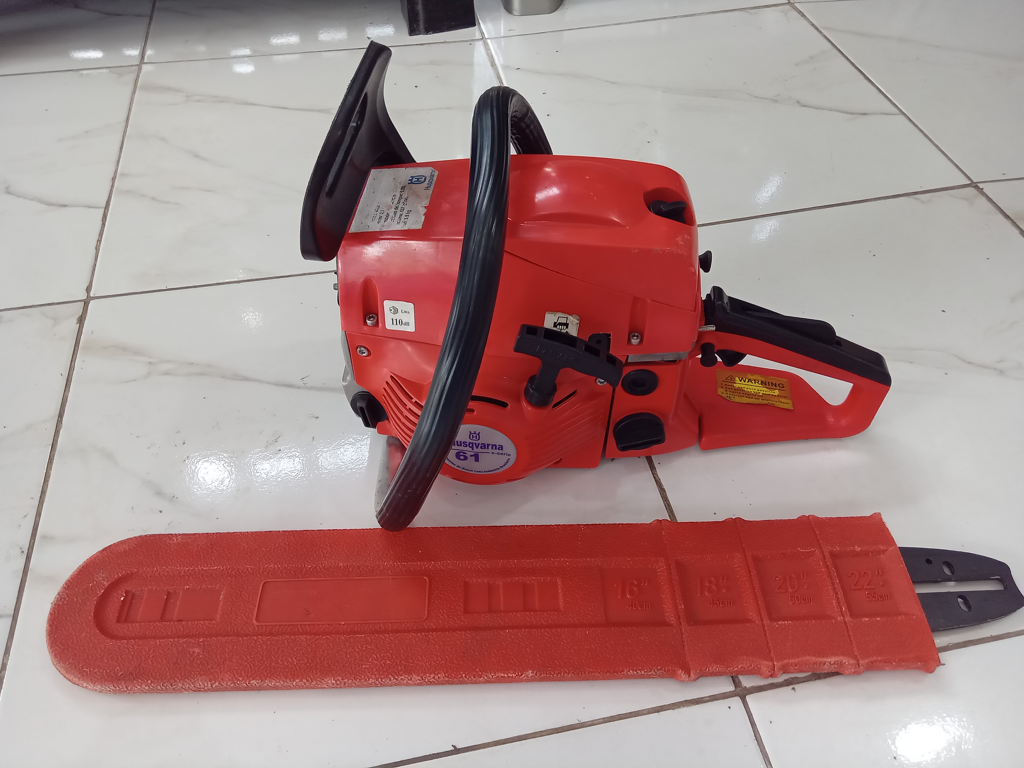 Motosierra Marca Husqvarna No Original Modelo 61 Usado En Buen Estado Acc Con Espada